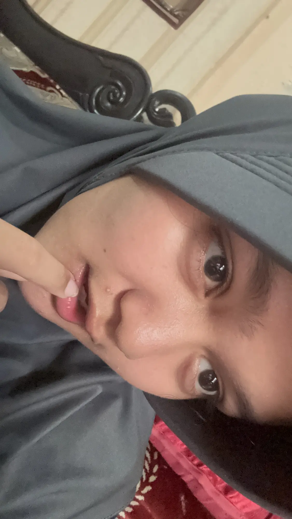 Swafoto dekat Cantika dengan hijab gelap